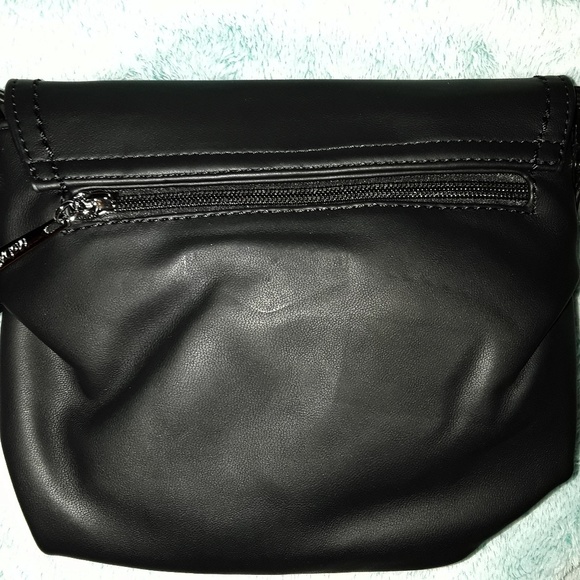 Soft Black Tuck & Loop Crossbody Purse Bag - Picture 3 of 8